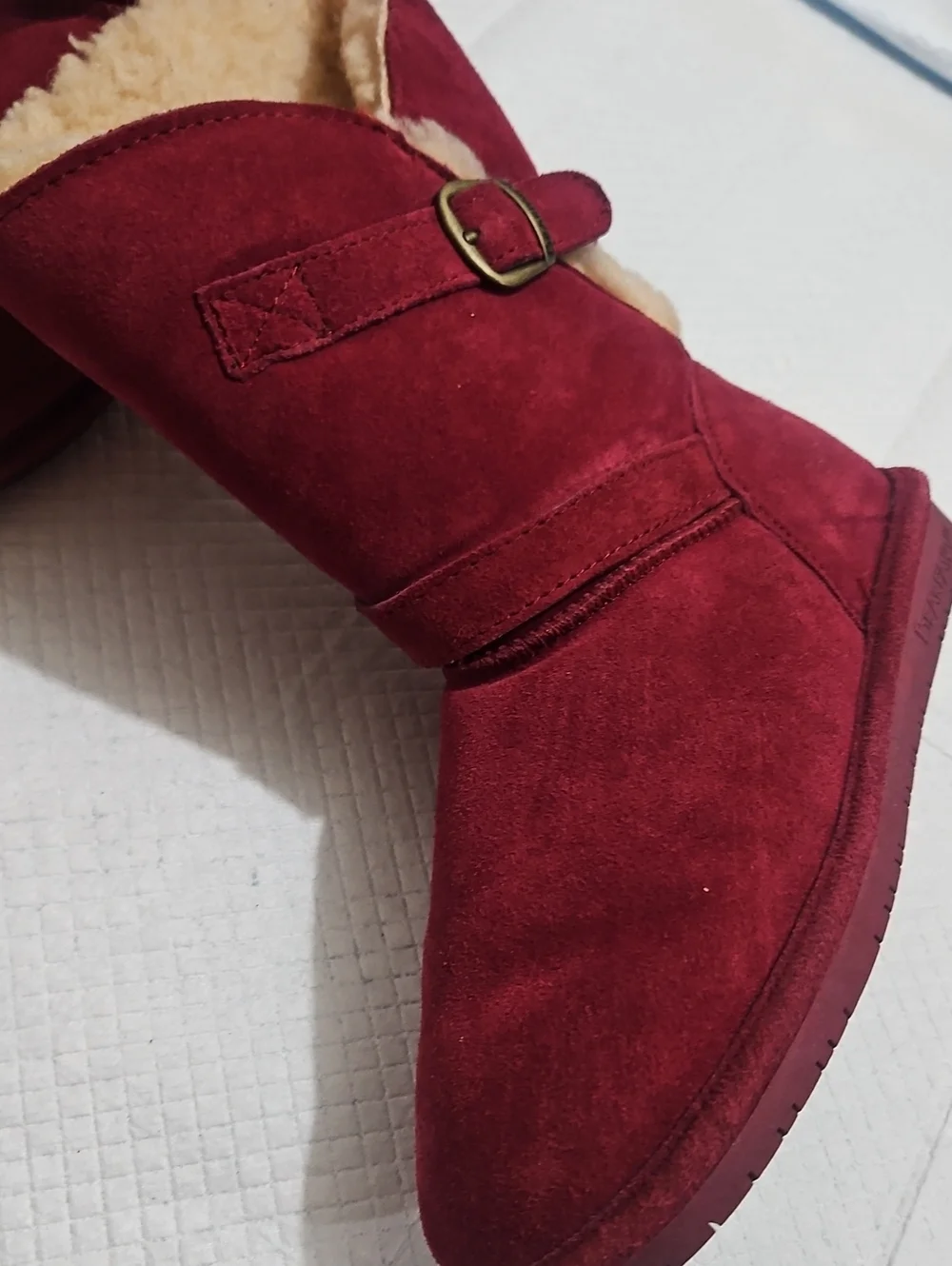 BearPaw Women's Burgundy Suede Shearling Boots Sz 8